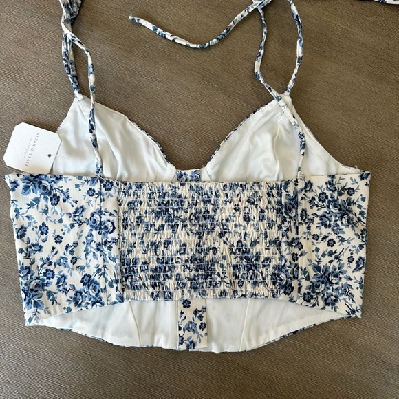 Altar'd State Blue and White Floral large Camisole nwt - Picture 6 of 10